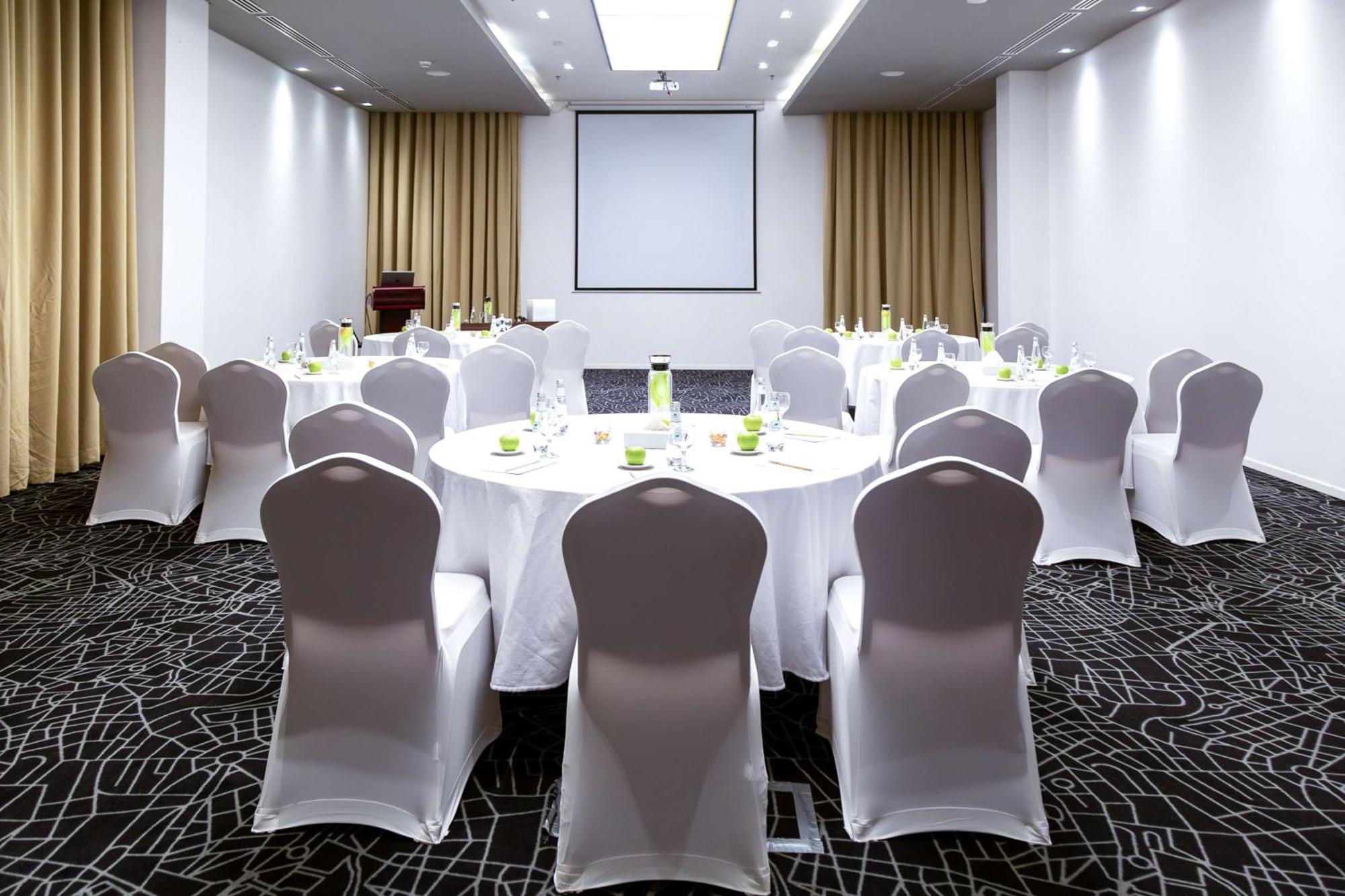 Radisson Hotel & Apartments Dammam Industrial City Eksteriør billede