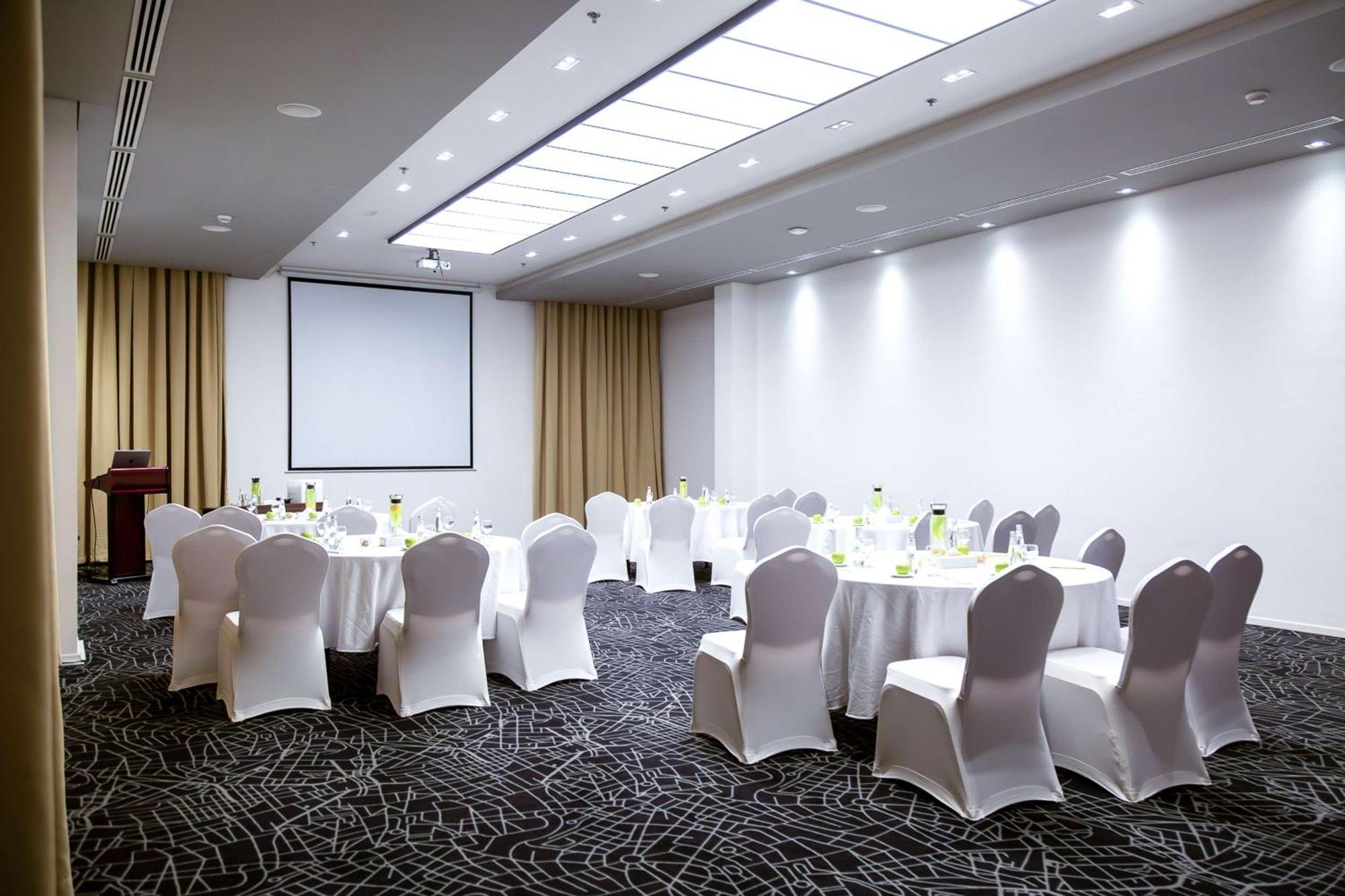 Radisson Hotel & Apartments Dammam Industrial City Eksteriør billede