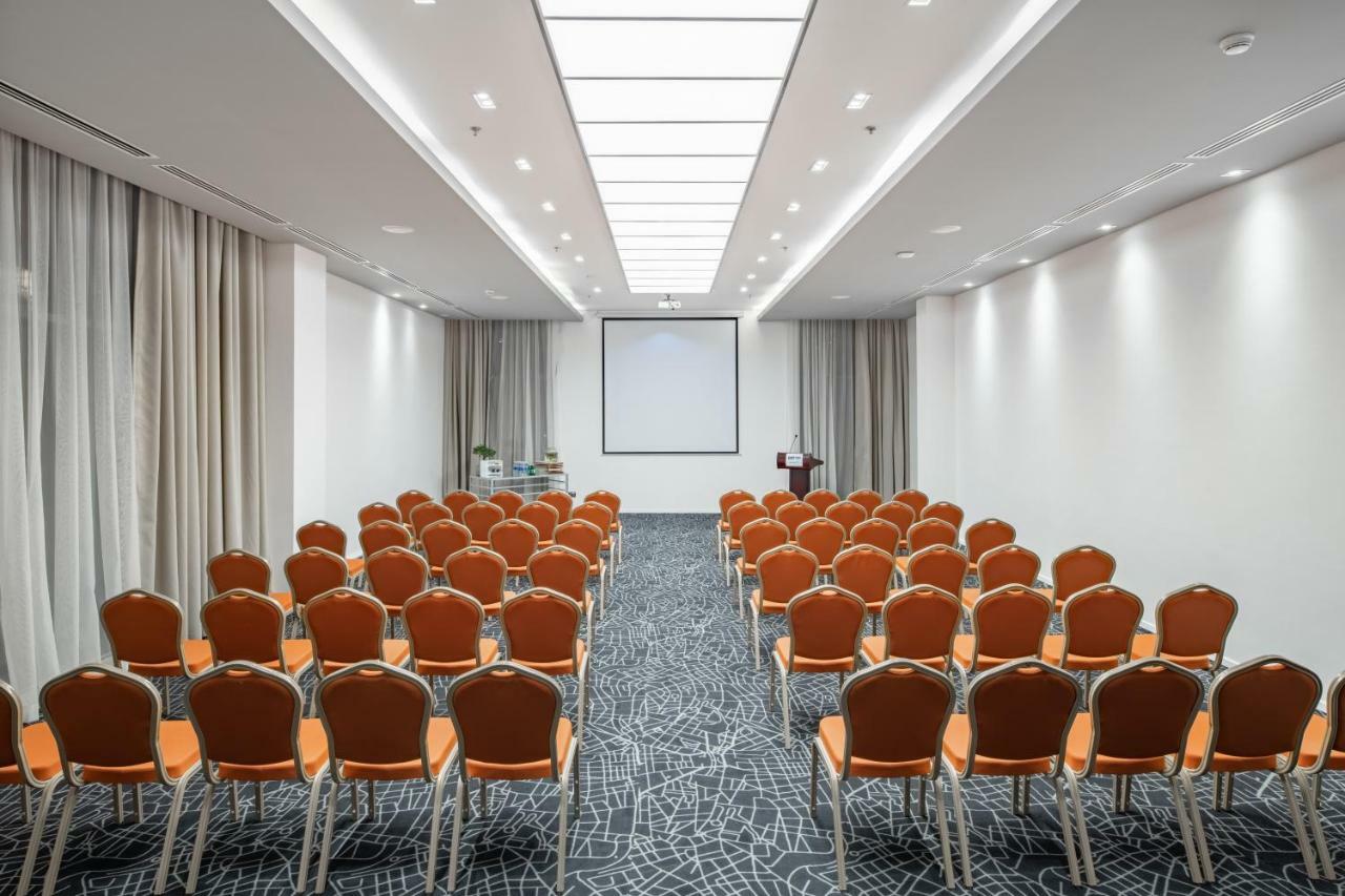 Radisson Hotel & Apartments Dammam Industrial City Eksteriør billede