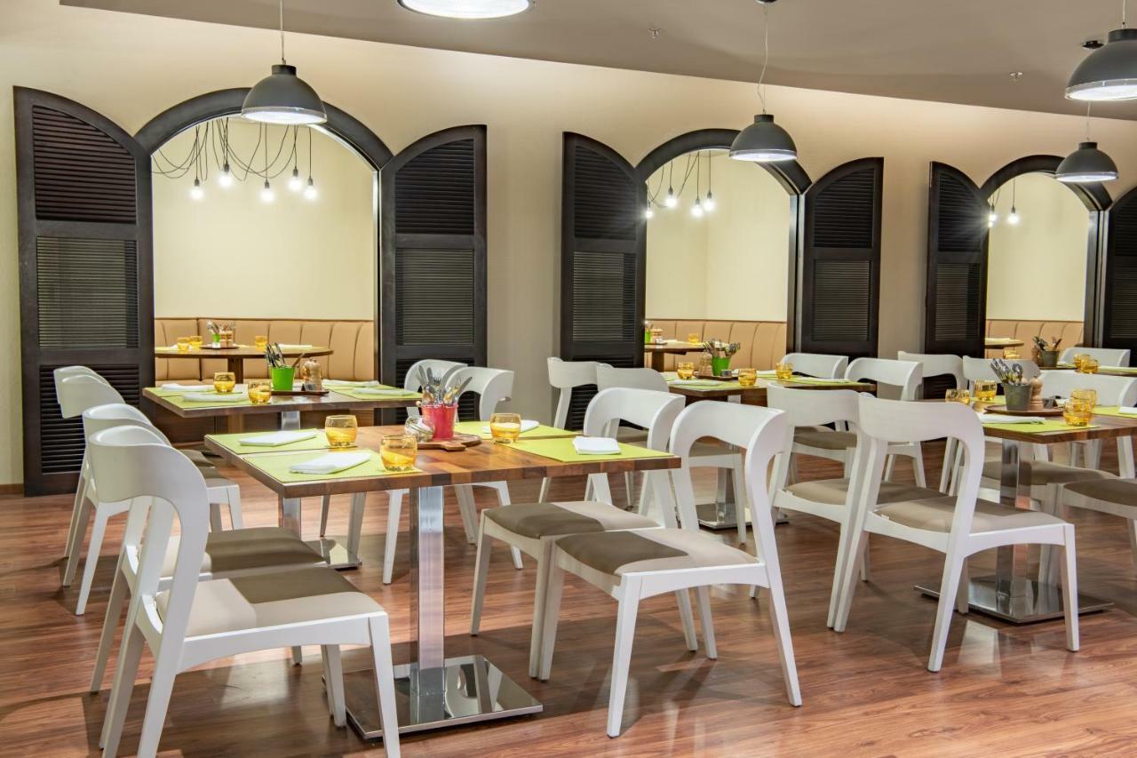 Radisson Hotel & Apartments Dammam Industrial City Eksteriør billede