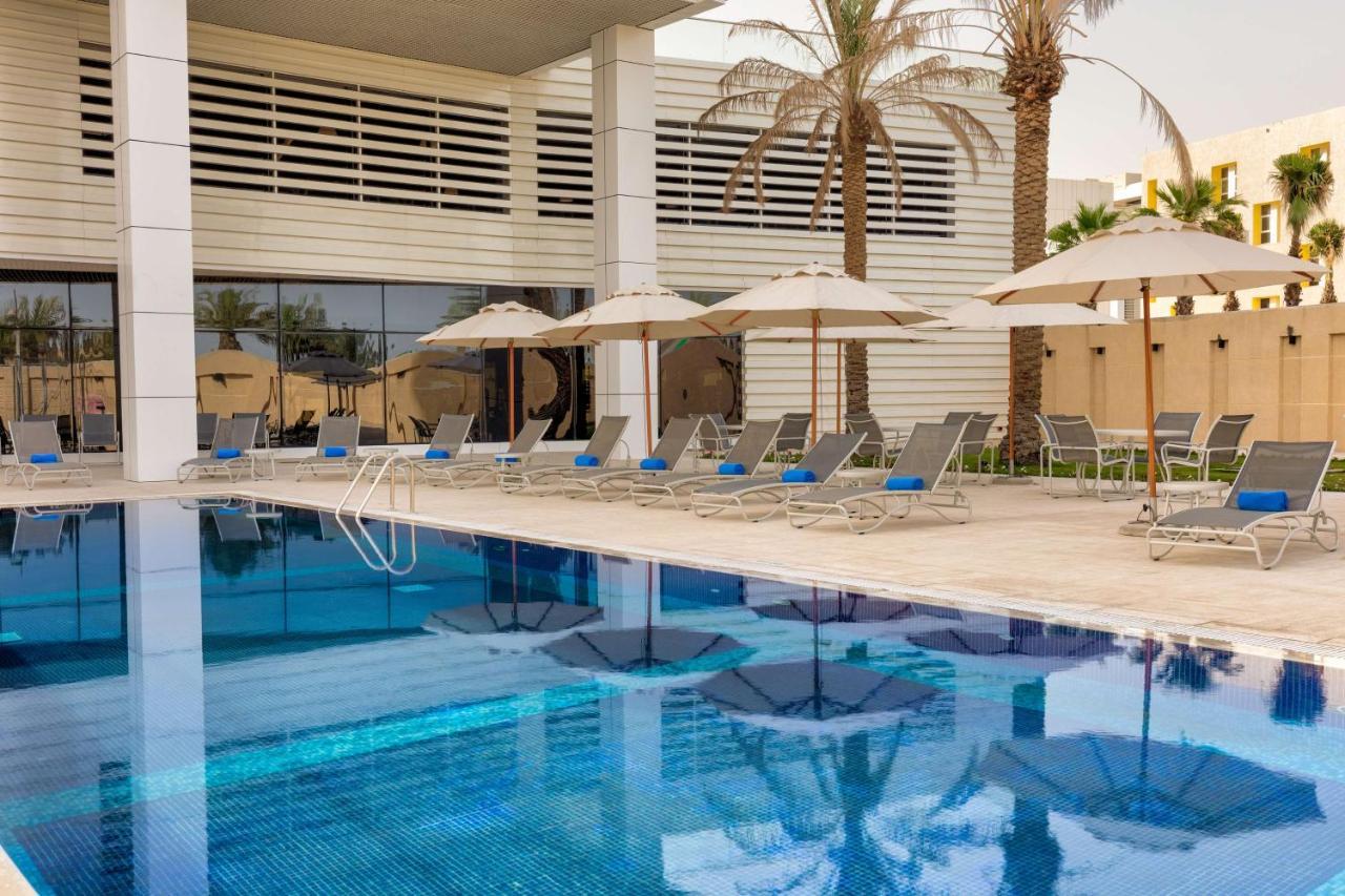 Radisson Hotel & Apartments Dammam Industrial City Eksteriør billede